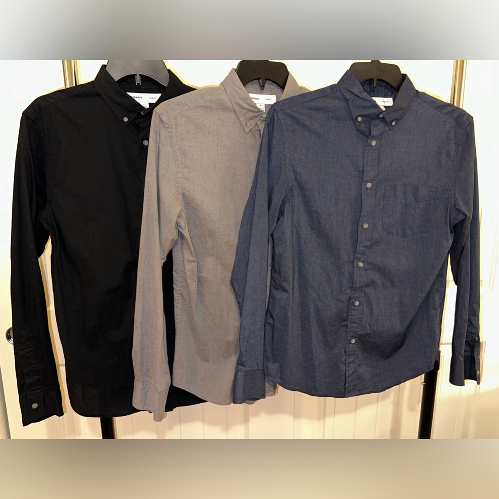 LOT OF THREE Old Navy slim fit button up shirts, size Medium.